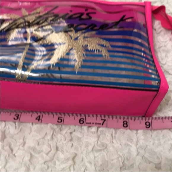 NWOT Victoria Secret Cosmetic Bag - Picture 6 of 6